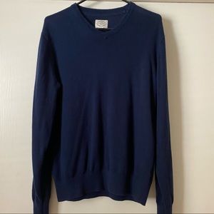 St. John’s Bay Men’s V Neck sweater